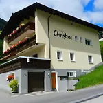 Christine 3*