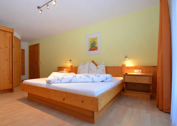 Christine 招待所 3*